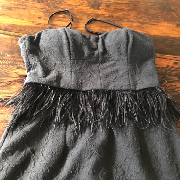 Strapless black dress w/ feathers - Picture 7 of 8